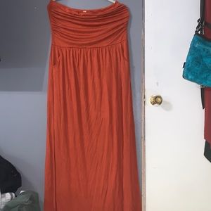 Strapless dress with pockets